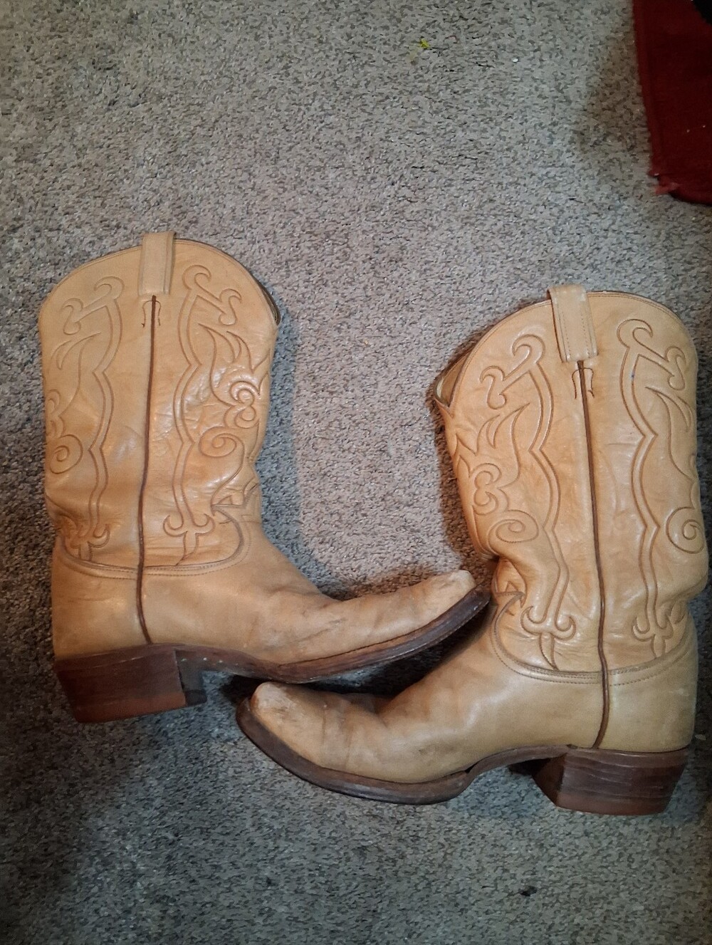 Vintage Tony Lama style number 8316 cowboy boot ,tan/brown western leather